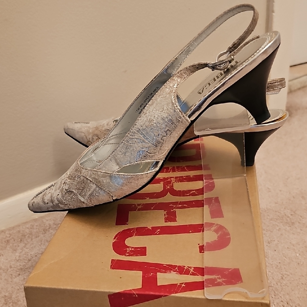Metallic Lace Slingback Pointed-Toe Heels in Champagne - Picture 4 of 7